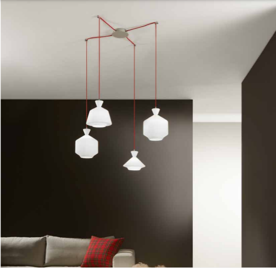 Sospensione 4XE27 non incl. forme eccentriche diffusore vetro opale e cavo in tessuto rosso o nero SUGAR-S4 Sospensione 4XE27 non incl. forme eccentriche diffusore vetro opale e cavo in tessuto rosso o nero SUGAR-S4